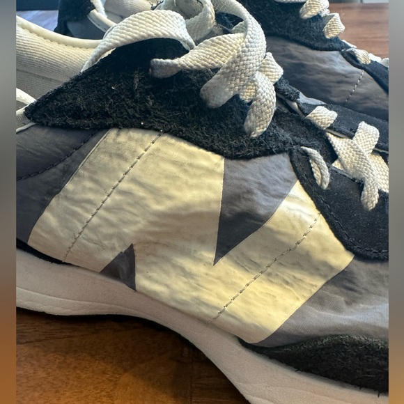 Like New New Balance 327 Sneakers - Picture 7 of 12
